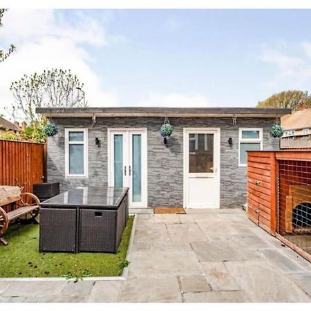 2 Bed - Walking Distance To Harry Potter Studio Watford  Kültér fotó
