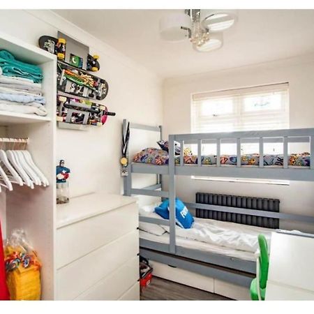 2 Bed - Walking Distance To Harry Potter Studio Watford  Kültér fotó