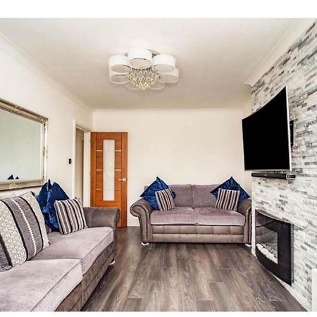 2 Bed - Walking Distance To Harry Potter Studio Apartman Watford  Kültér fotó